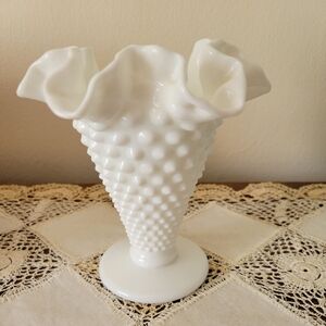 Fenton Hobnail mini vase